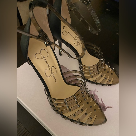 Size 9 smoke color Jessica Simpson heel - Picture 3 of 5